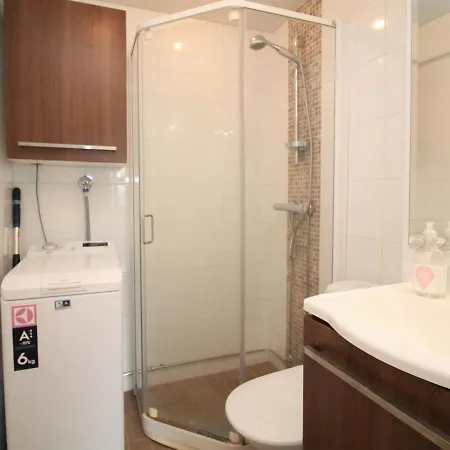 Spacious For 4 In District Vi Appartement