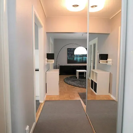 Spacious For 4 In District Vi *